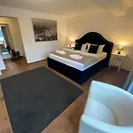 Royal Ocean Mit Sauna, Spielekonsole Und Whirlpool Rostock