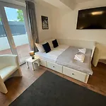 Royal Ocean Mit Sauna, Spielekonsole Und Whirlpool Hébergement de vacances Rostock