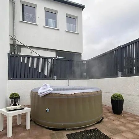 Royal Ocean Mit Sauna, Spielekonsole Und Whirlpool Feriehus Rostock