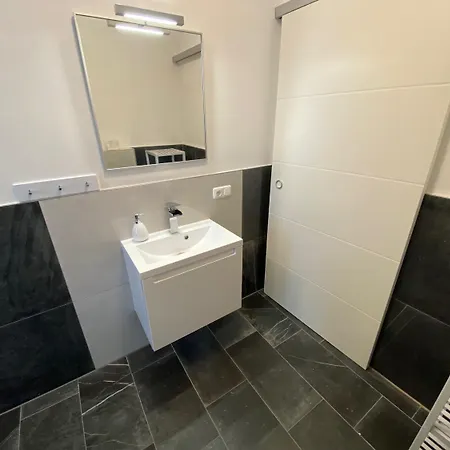 Royal Ocean Mit Sauna, Spielekonsole Und Whirlpool * Rostock