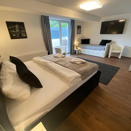 Royal Ocean Mit Sauna, Spielekonsole Und Whirlpool * Rostock