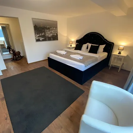 Royal Ocean Mit Sauna, Spielekonsole Und Whirlpool Rostock