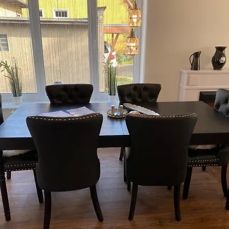 Royal Ocean Mit Sauna, Spielekonsole Und Whirlpool * Rostock