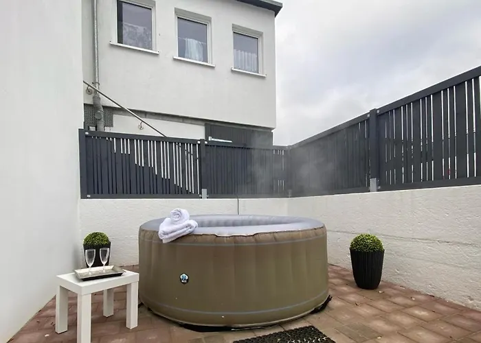 Royal Ocean Mit Sauna, Spielekonsole Und Whirlpool 別荘 ロストック